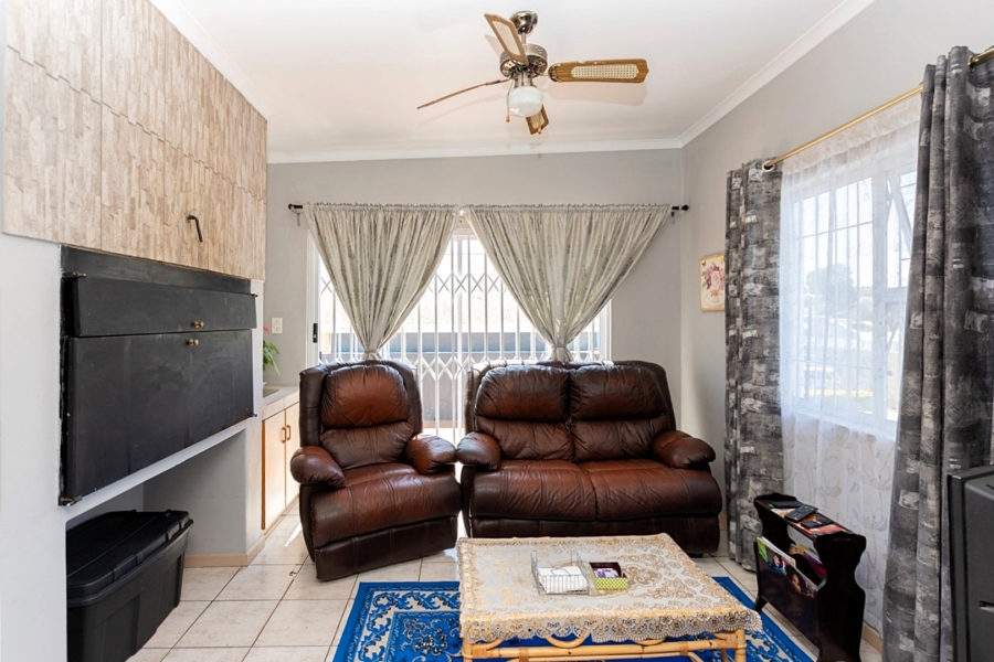 3 Bedroom Property for Sale in Bergzicht Western Cape